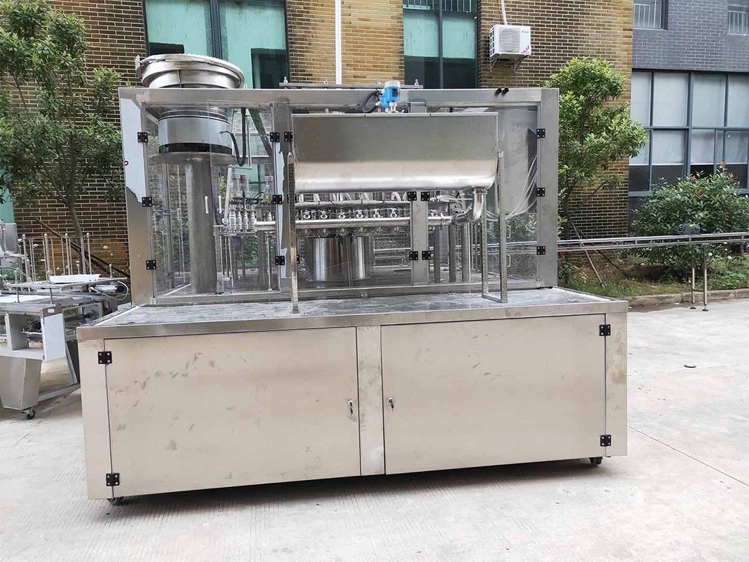 1775894798852542.jpg LG-900 斜嘴袋灌裝旋蓋機_.jpg